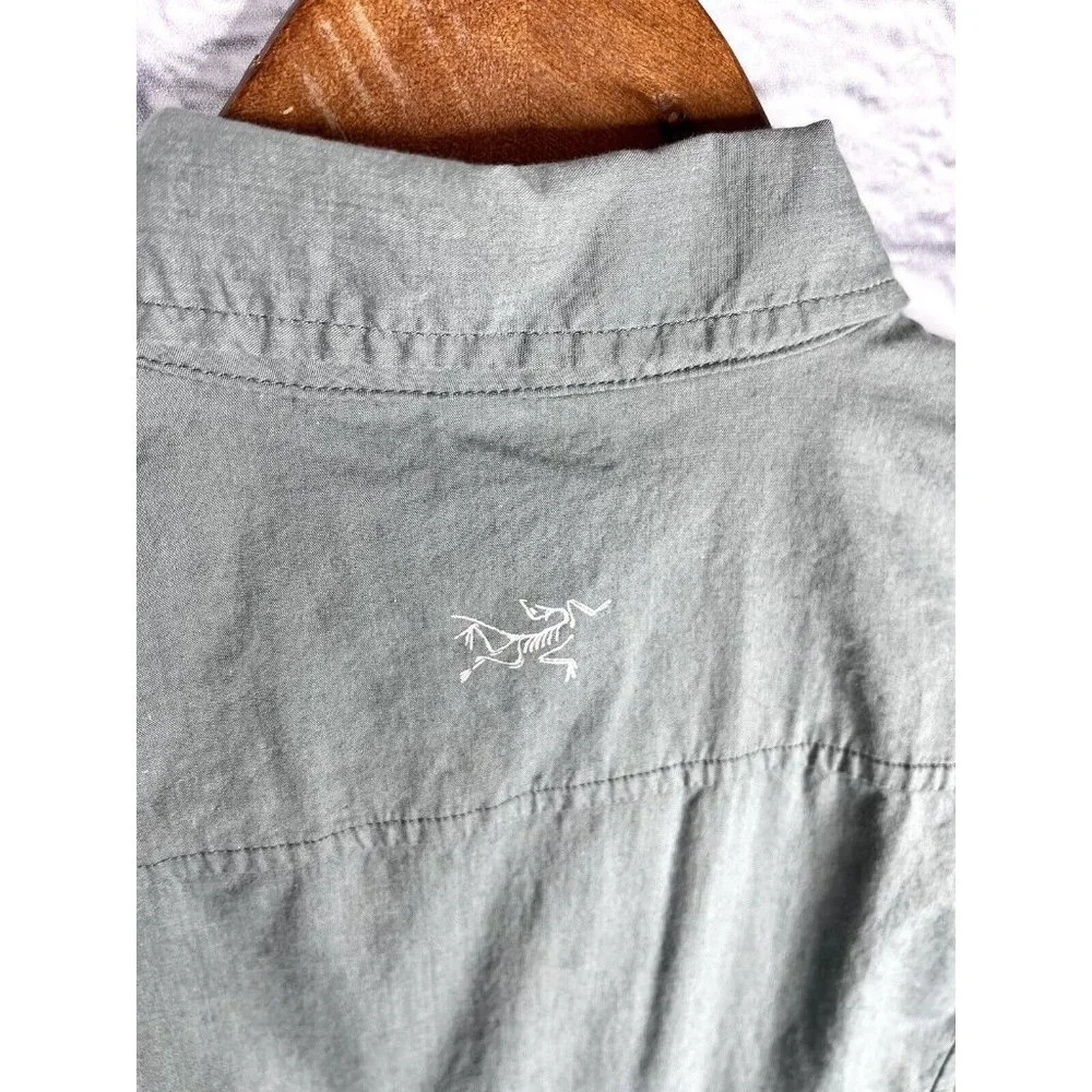 Gray Button-Up Women's Top - Picture 5 of 6